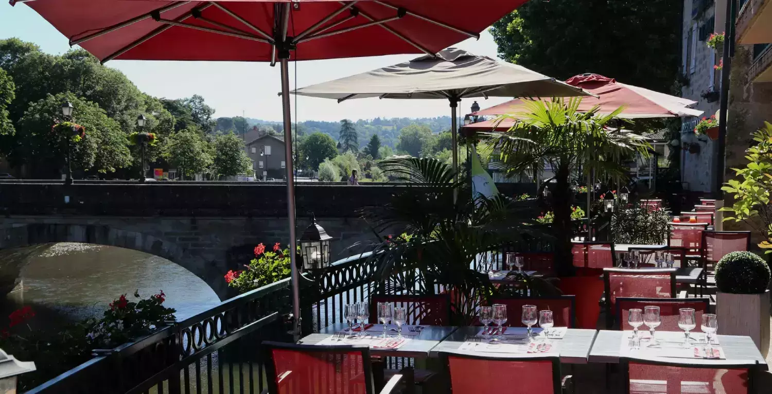 Terrasse du restaurant | Hôtel & Restaurant Le Pont d'Or